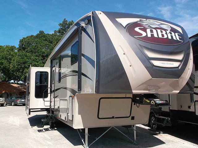 2016 Palomino Sabre Photo