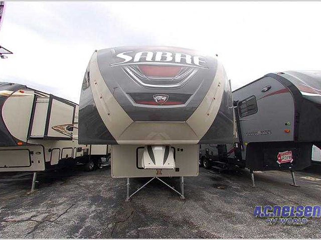 2015 Palomino Sabre Photo