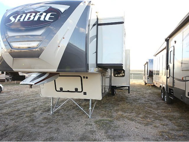 2015 Palomino Sabre Photo