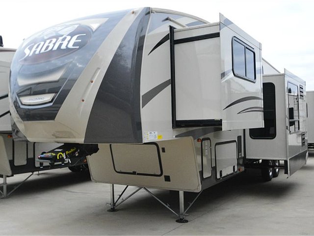 2015 Palomino Sabre Photo