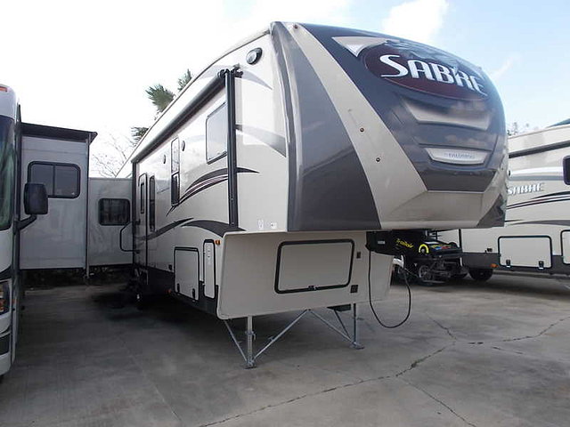2015 Palomino Sabre Photo