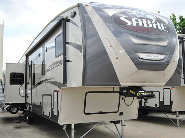 2015 Palomino Sabre Photo