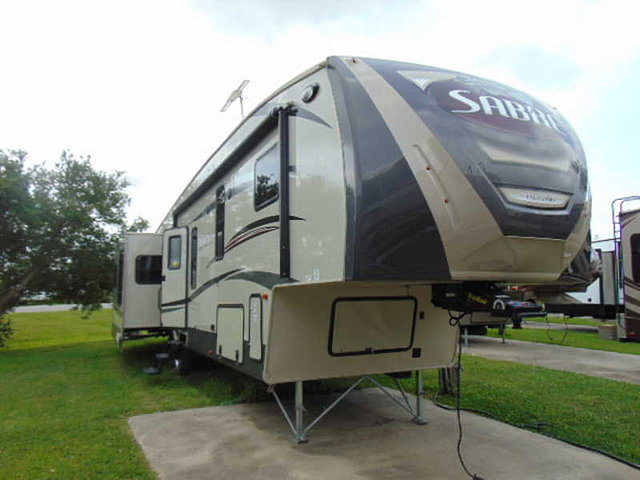 2015 Palomino Sabre Photo