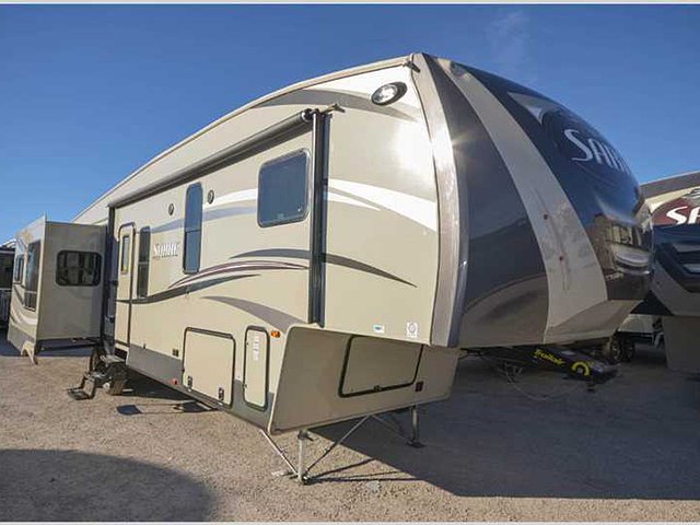 2015 Palomino Sabre Photo