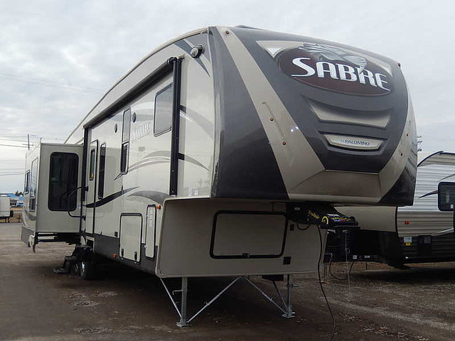 2016 Palomino Sabre Photo