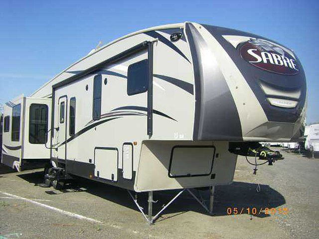 2016 Palomino Sabre Photo