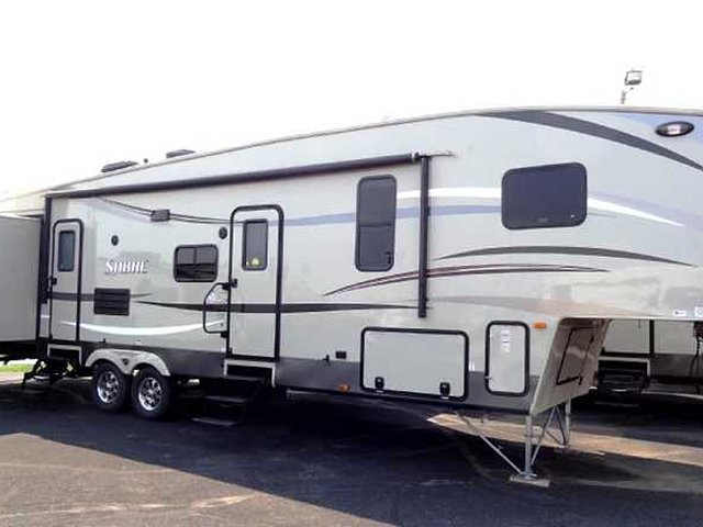 2015 Palomino Sabre Photo