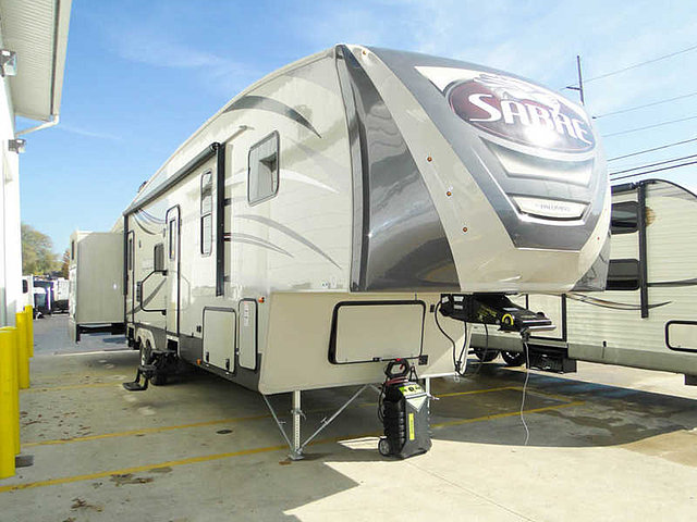 2015 Palomino Sabre Photo
