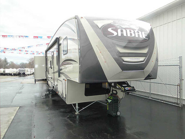 2015 Palomino Sabre Photo