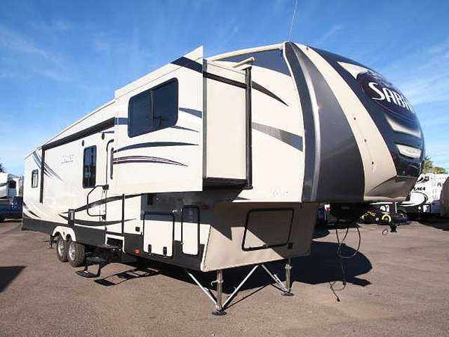 2015 Palomino Sabre Photo