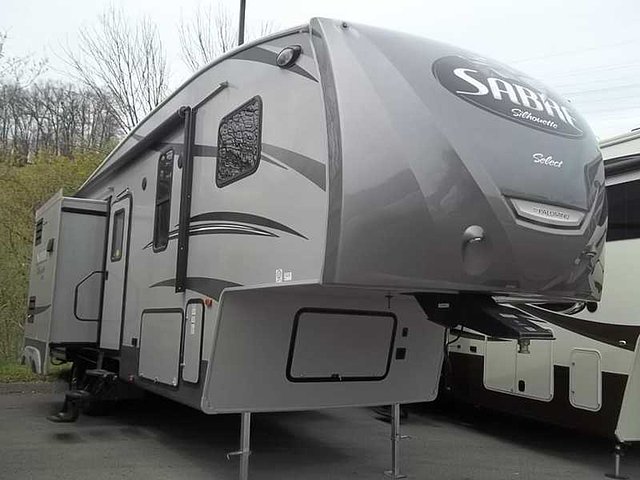 2015 Palomino Sabre Silhouette Photo
