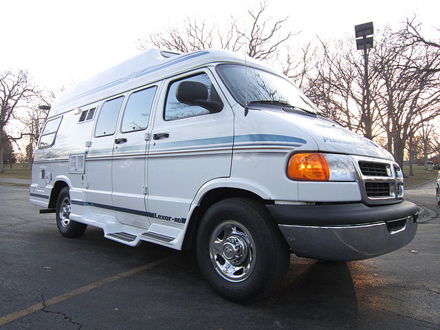 2000 Pleasure-Way Lexor Photo