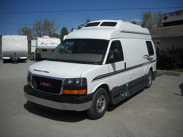 2004 Pleasure-Way Lexor Photo