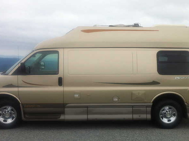 2008 Pleasure-Way Lexor Photo