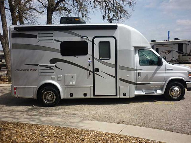 2014 Pleasure-Way Prestige Photo