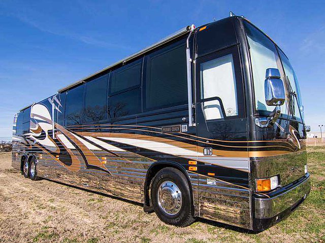 2001 Prevost Featherlite Photo