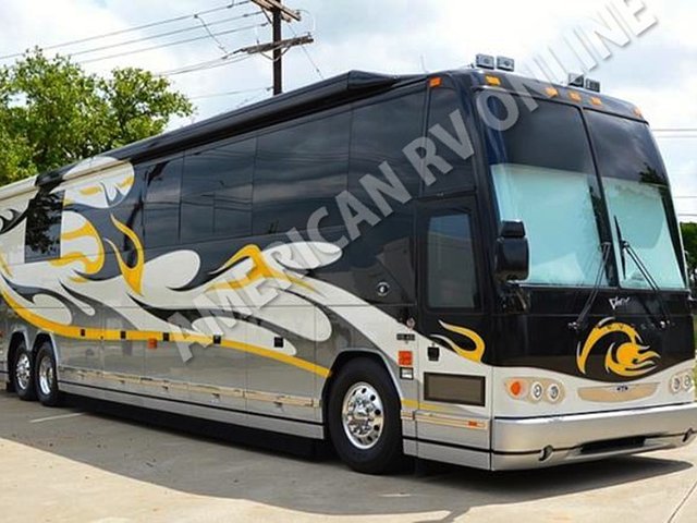 2005 Prevost Featherlite Photo