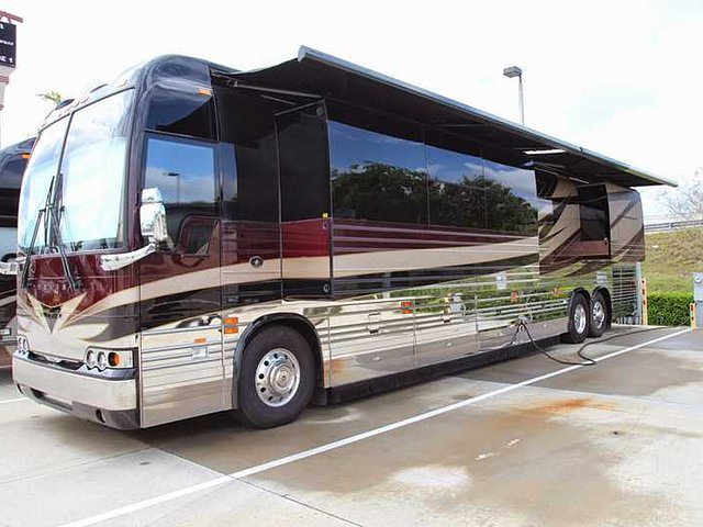 06 Prevost Featherlite