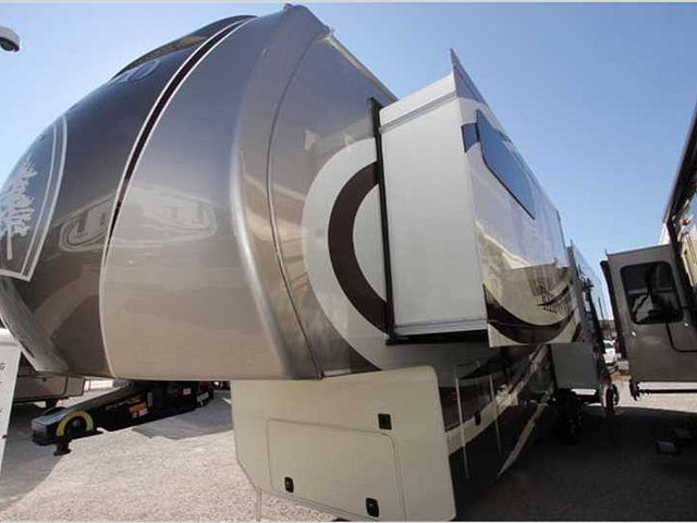 14 Redwood RV