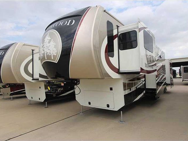 2014 Redwood RV Redwood Photo