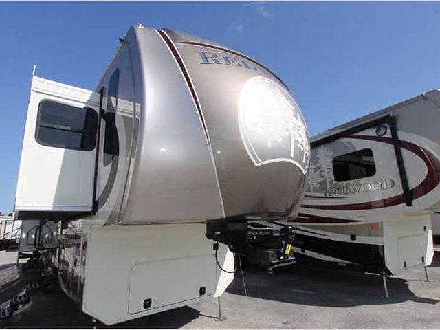 2015 Redwood RV Redwood Photo