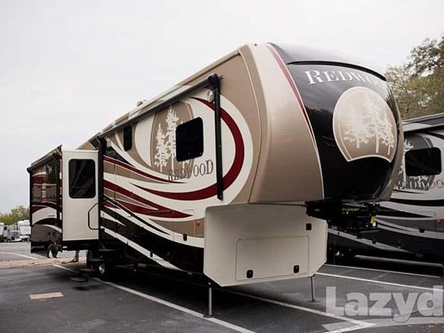 2015 Redwood RV Redwood Photo