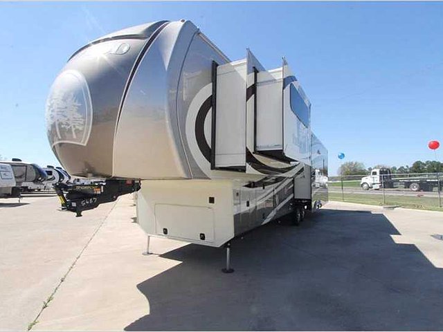 2015 Redwood RV Redwood Photo