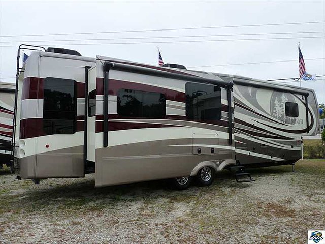 2015 Redwood RV Redwood Photo