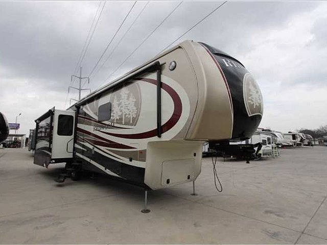 2015 Redwood RV Redwood Photo