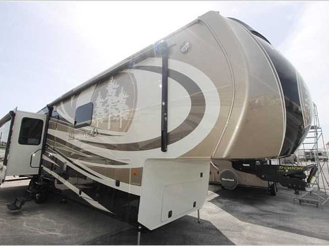 2015 Redwood RV Redwood Photo