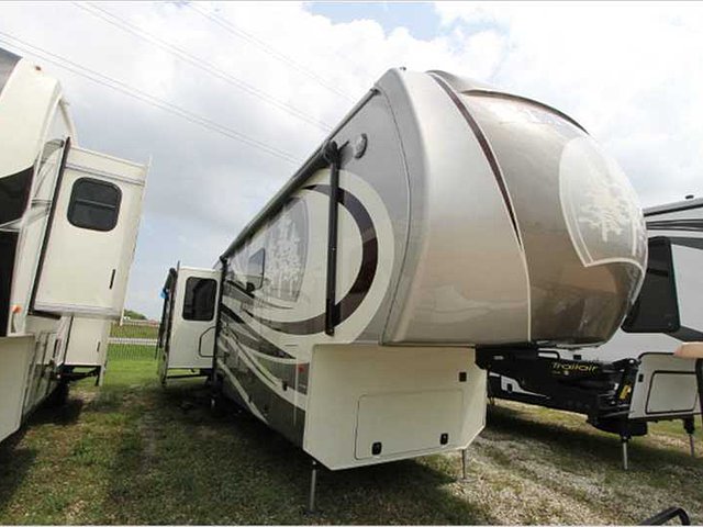 2016 Redwood RV Redwood Photo