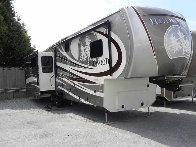 2015 Redwood RV Redwood Photo