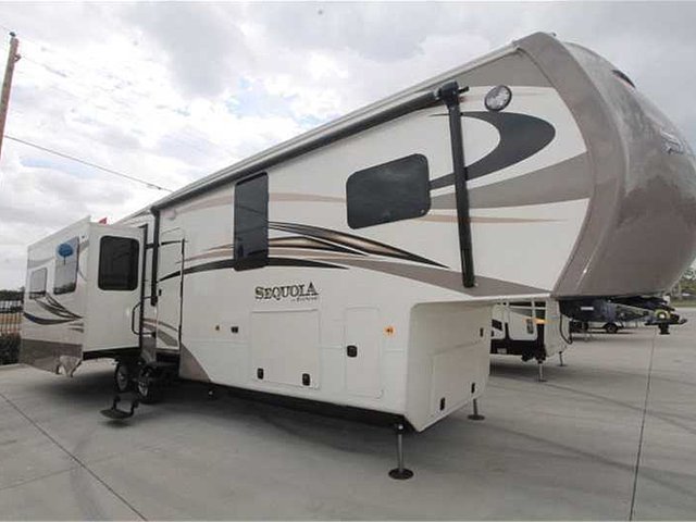 2015 Redwood RV Sequoia Photo