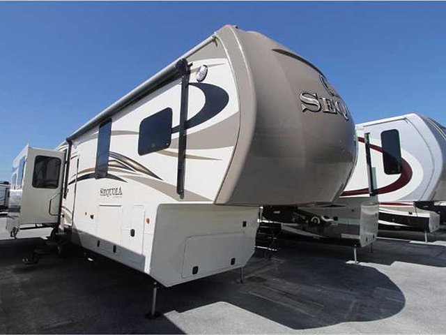 2015 Redwood RV Sequoia Photo