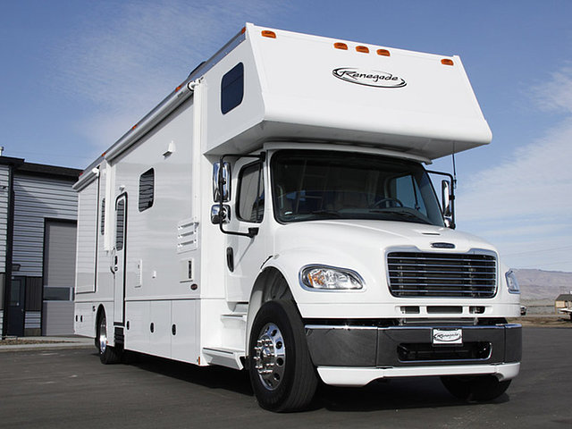16 Renegade Motorcoach
