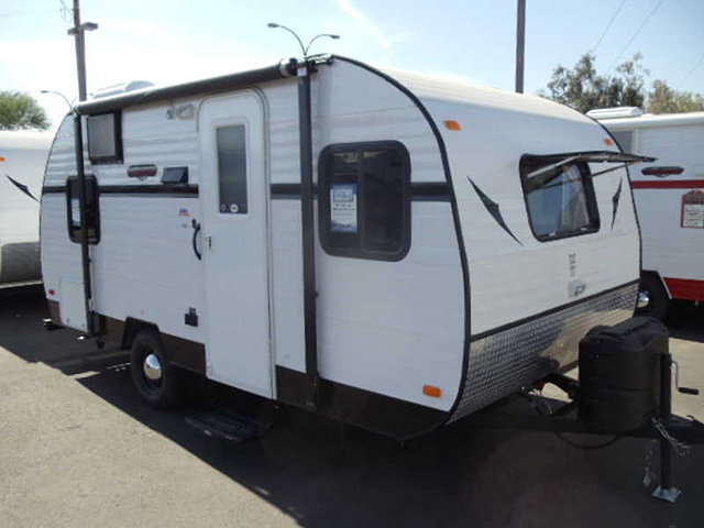 15 Riverside RV White Water