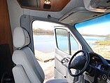 2015 Roadtrek Adventurous Photo #12