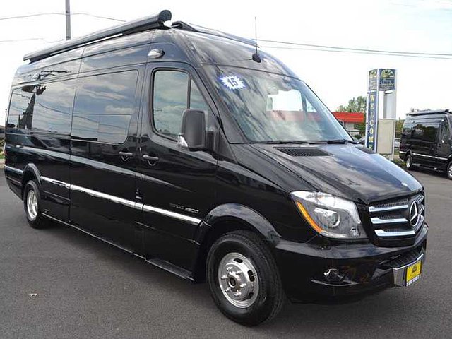 2015 Roadtrek Adventurous Photo