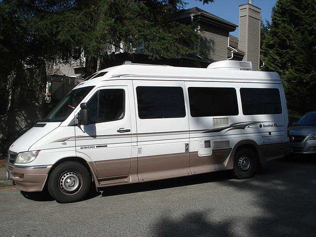 2005 Roadtrek Adventurous Photo