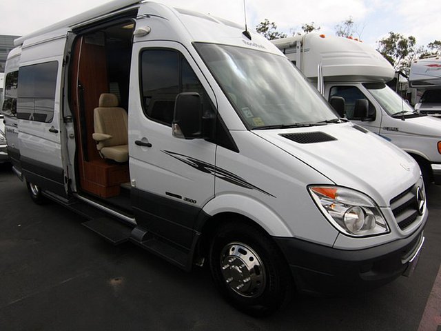 2012 Roadtrek Adventurous Photo