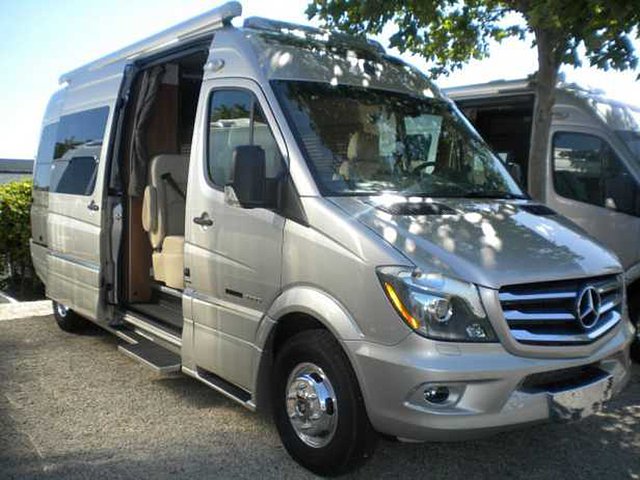 2015 Roadtrek Adventurous Photo