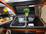 2015 Roadtrek Versatile Photo #10