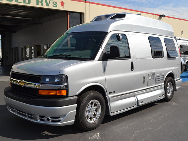 2015 Roadtrek Versatile Photo