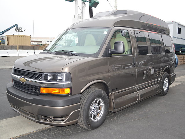2015 Roadtrek Versatile Photo