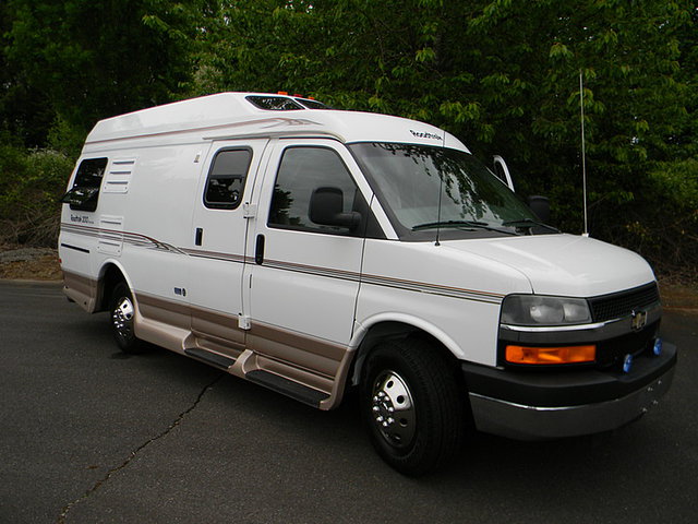 2004 Roadtrek Versatile Photo