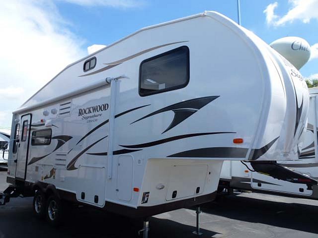 2014 Rockwood Signature Ultra-Lite Photo