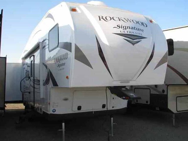 2015 Rockwood Signature Ultra-Lite Photo