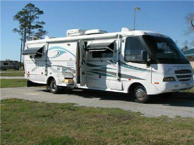 2003 R-Vision Stratus Photo