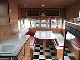 2015 Shasta Airflyte Photo #11