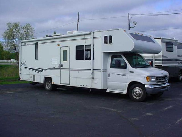 2001 Shasta Cheyenne Photo
